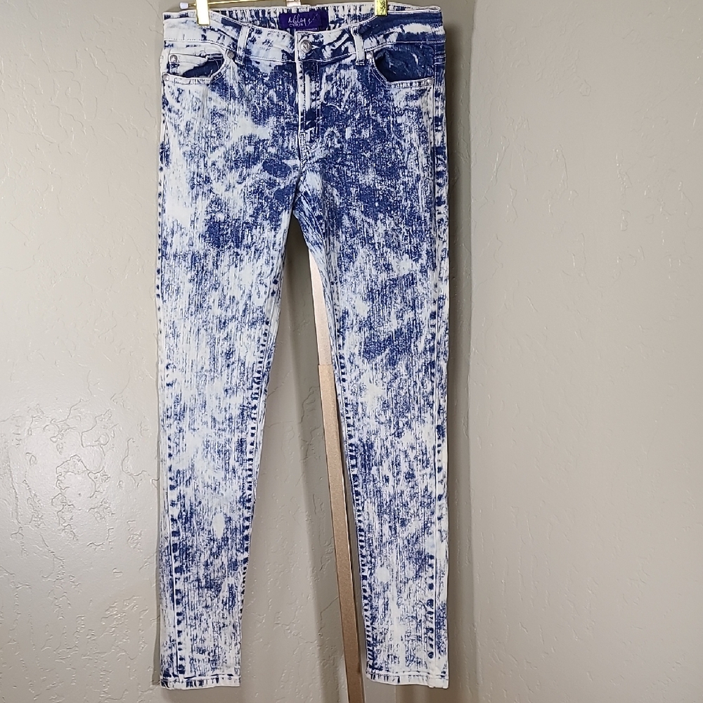 Miley Cyrus & Max Azria Y2K Blue and White Acid Wash Skinny Jeans